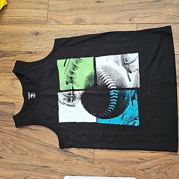 4 Boys Tank Tops 7-8 - Picture 7 of 8